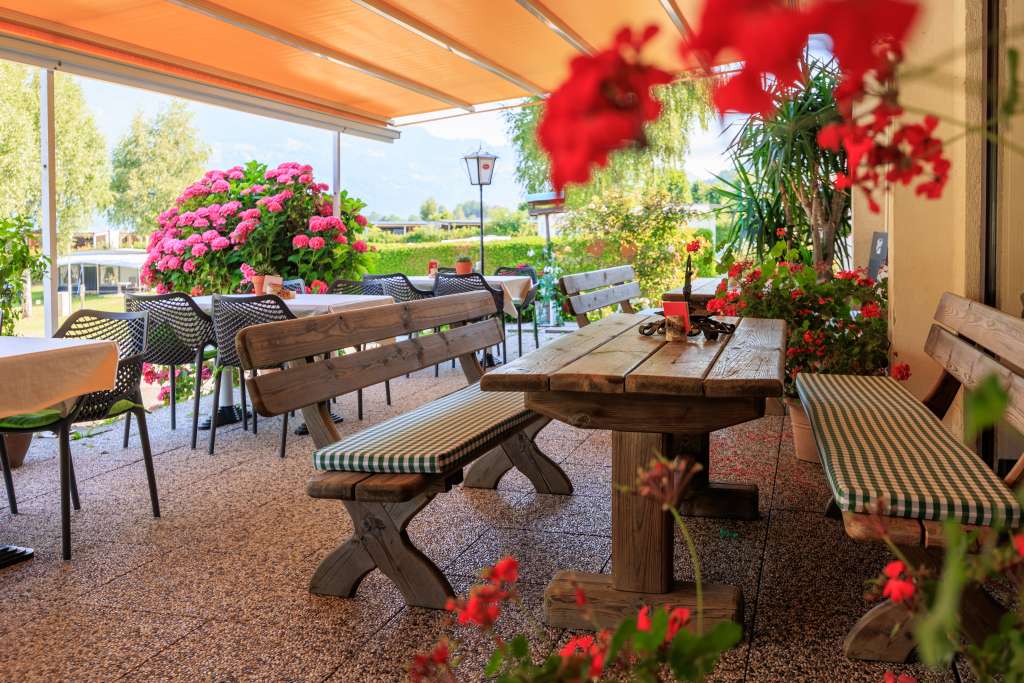 Bistro Camping Kölbl Terrasse Simone Attisani